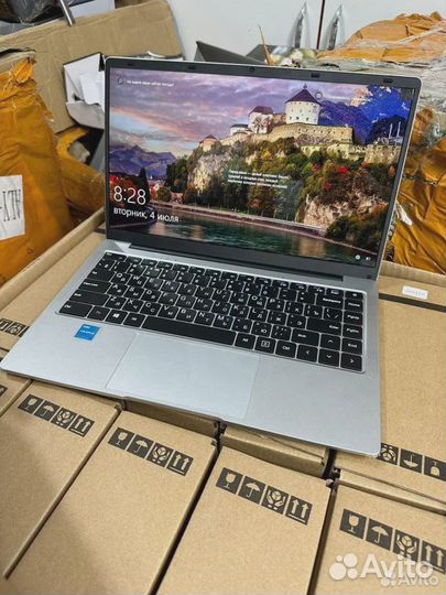 Ноутбук новый 2023 года