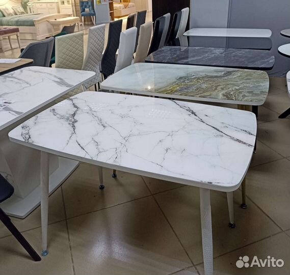 Кухонный стол стеклянный