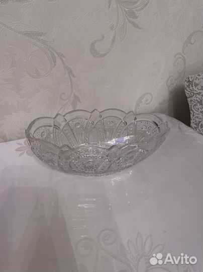 Хрустальная конфетница