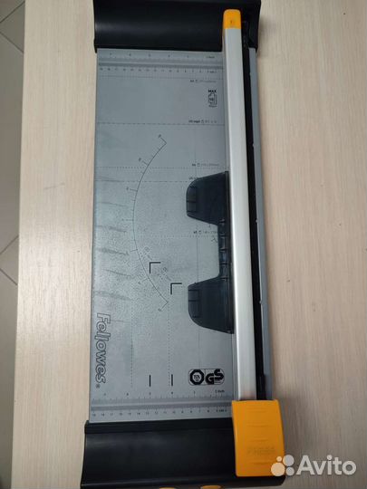 Резак для бумаги роликовый