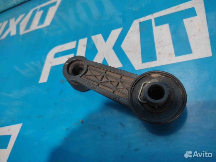 Ручка стеклоподъемника MB517605 Mitsubishi