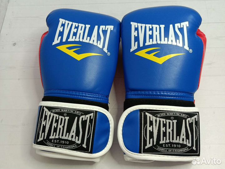 Боксерские перчатки