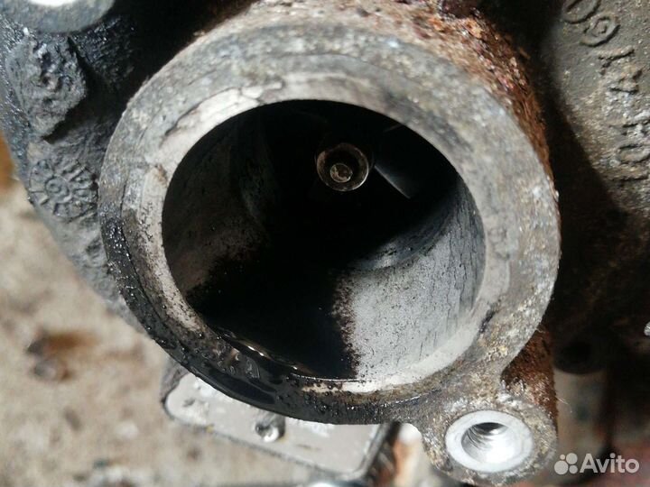 Дымит K9k834 двигатель Renault megane 3