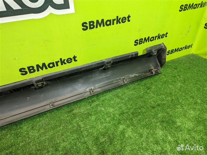 Порог пластиковый (внешний) левый Infiniti Fx35