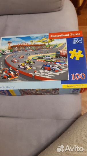 Настольные игры,пазлы.Есть также книги новые, вещи