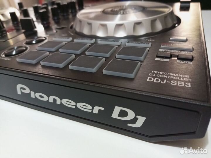 Контроллер Pioneer DDJ-SB3