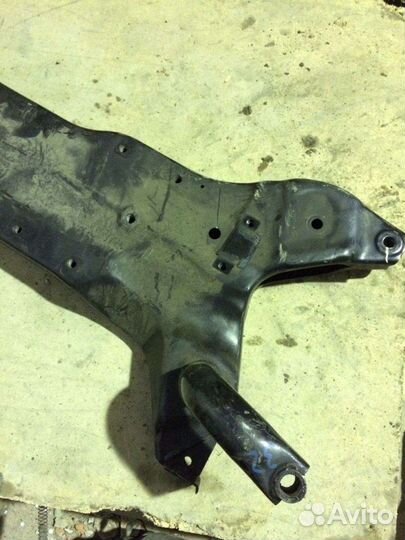 Подрамник mitsubishi outlander xl