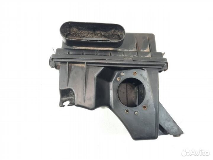 Корпус воздушного фильтра передний Nissan Maxima