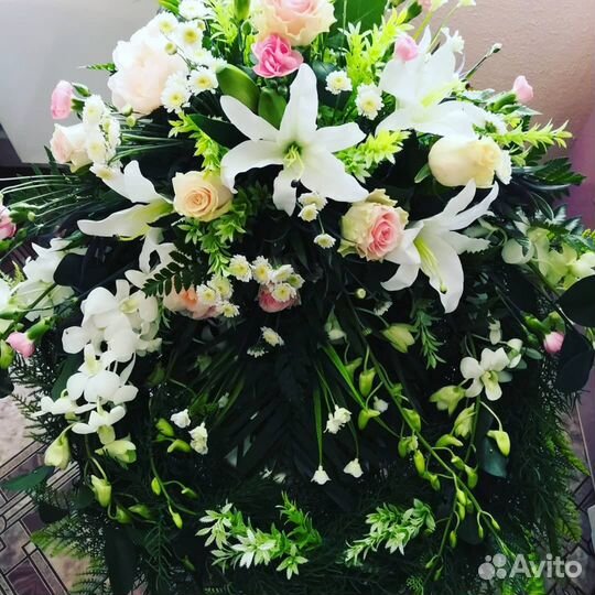 Венки ритуальные и корзины