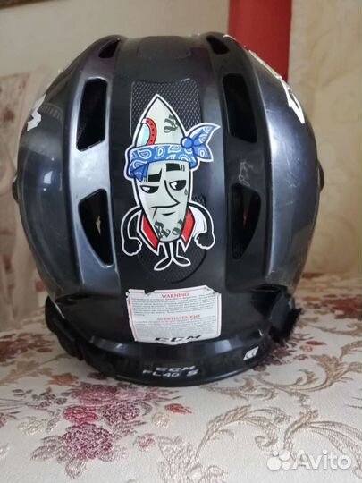 Шлем хоккейный