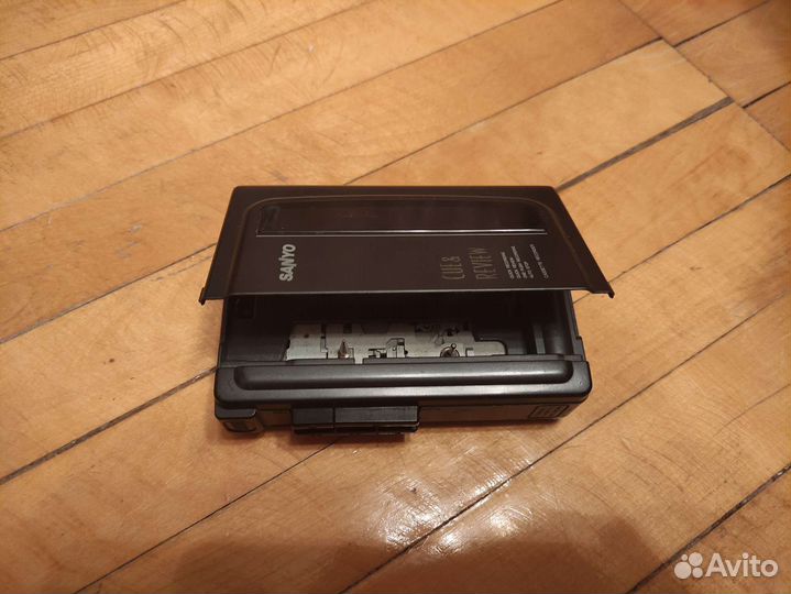 Кассетный диктофон Sanyo M1018A