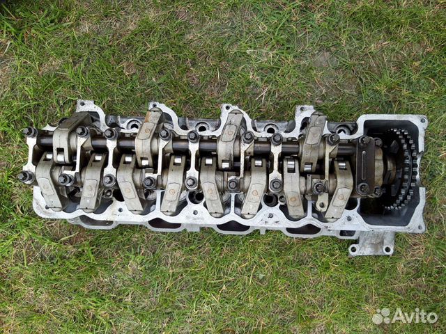 Коромысло клапанов левое Mercedes W211 M113