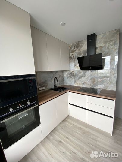 Кухня П-образная