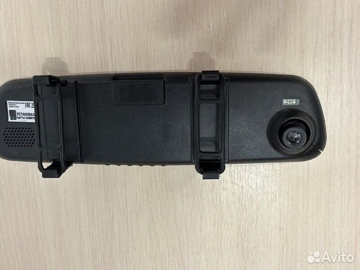 Видерегистратор в зеркале заднего вида