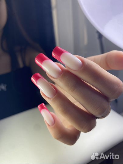 Маникюр и педикюр