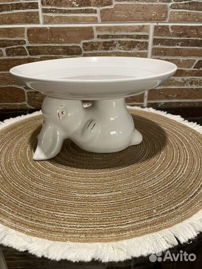 Блюдо на ножке фарфор