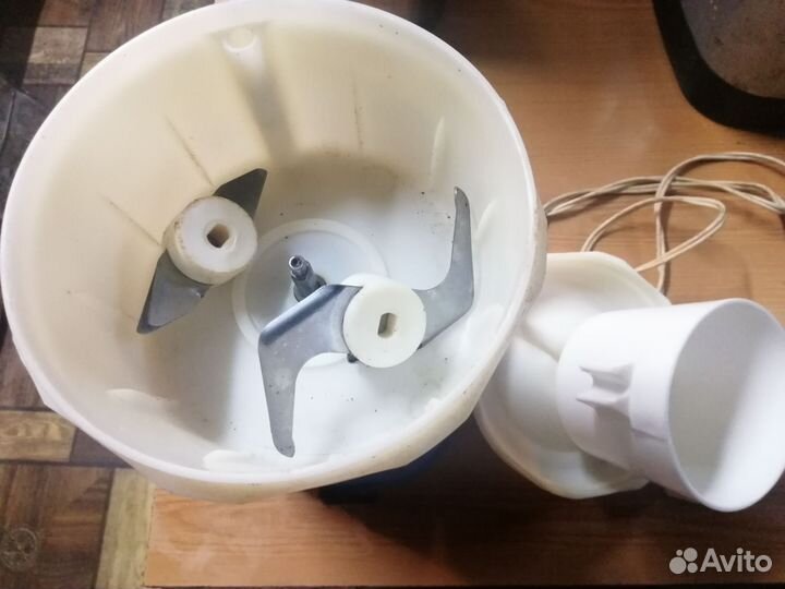 Электромясорубка эмк-04-950-1