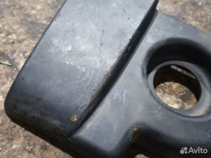 Крышка (Накладка) бачка гур Passat B5 1.8 Awt