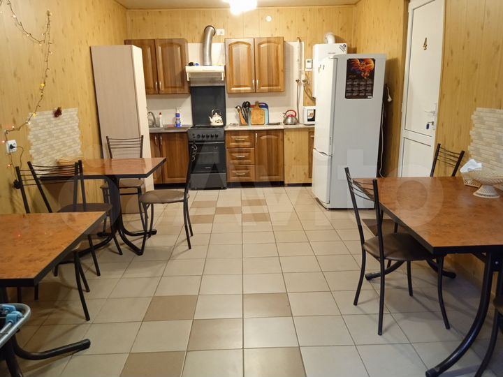 Комната 14 м² в 5-к., 1/1 эт.