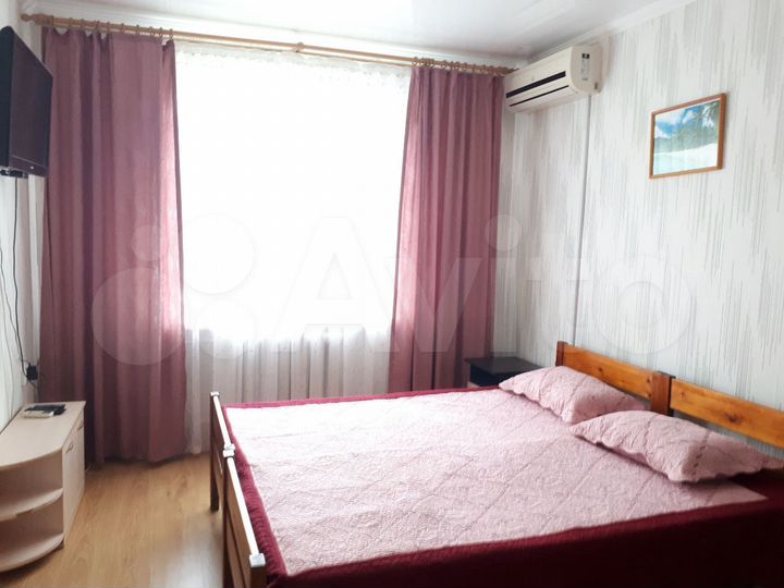 Комната 16 м² в 8-к., 2/2 эт.