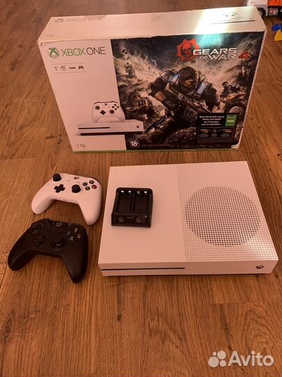 Продам Xbox one s