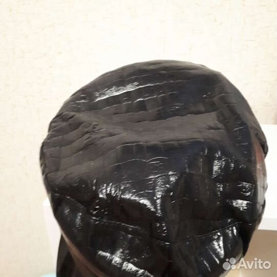 Кепка чёрная лакированная