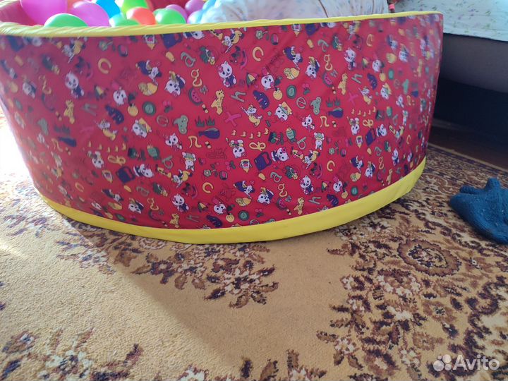 Сухой бассейн с шариками