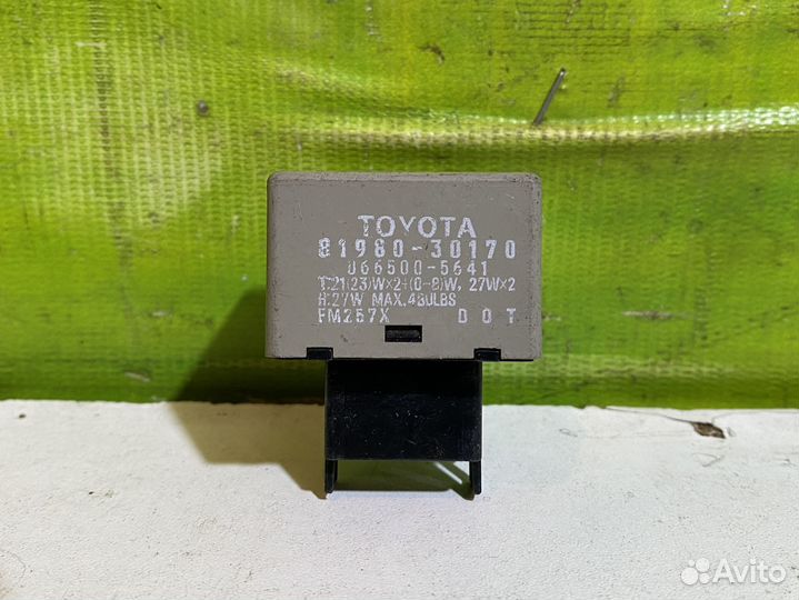 Реле поворота Toyota Lexus 8198030170