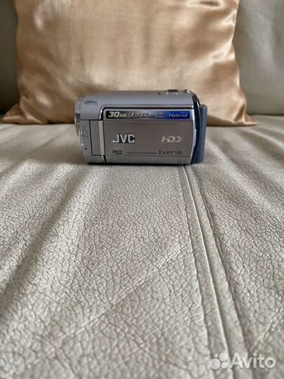 Видеокамера JVC Everio GZ-MG330HER