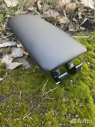 Крышка подлокотника ауди А4 Б6 Б7