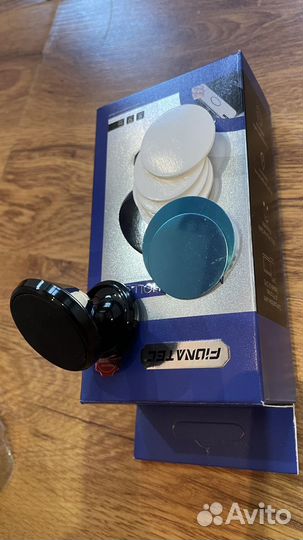 Магнитный держатель для мобильного телефона