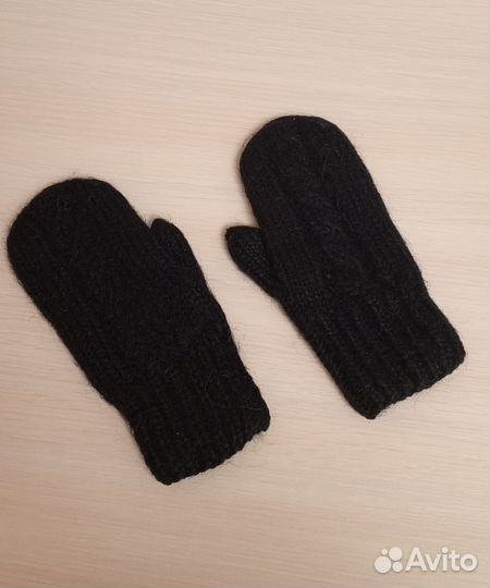 Варежки женские