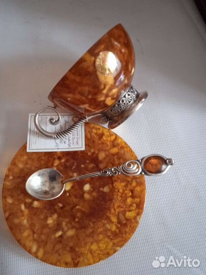 Чайная пара с ложкой: серебро и янтарь