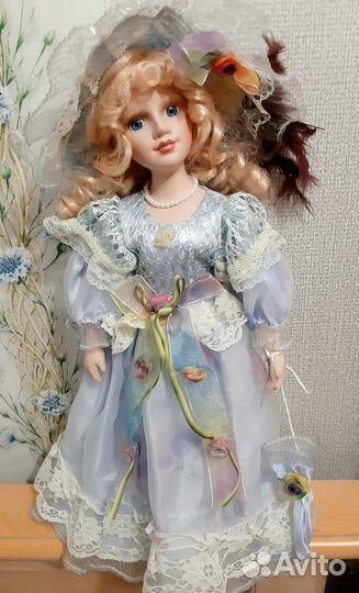 Кукла фарфоровая коллекционная