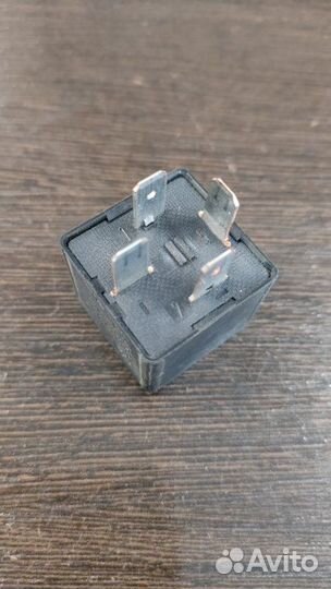 Реле Audi A8 D3 6.0 BHT 2008