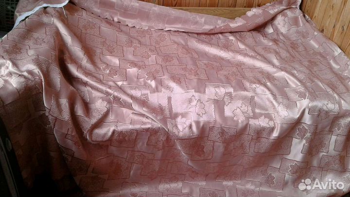 Шторы разные, скатерти