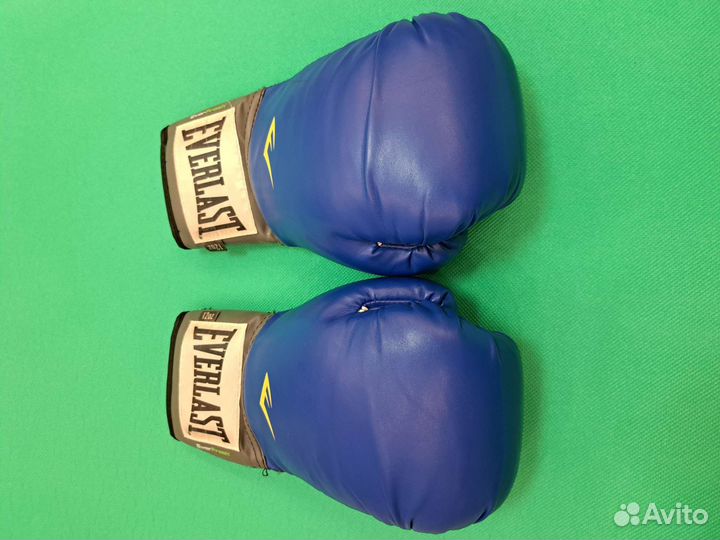 Боксерские перчатки 12 oz