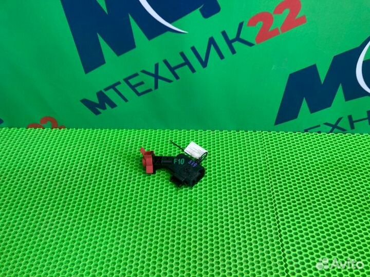 Плюсовая клемма Bmw 5 F10 N52B25 2010