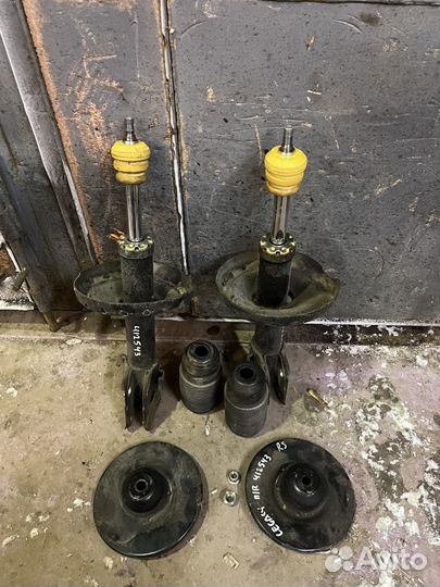 Стойки передние Subaru legacy Impreza