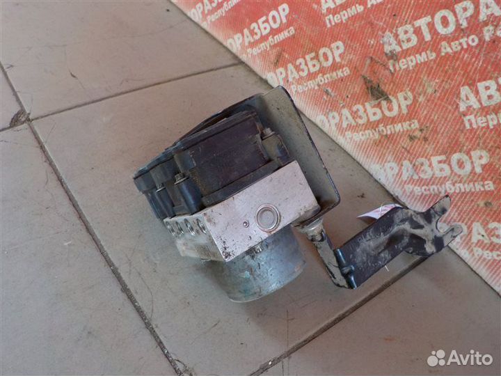 Блок абс Renault Logan L8MV K7M812 2018