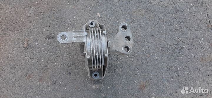 Chevrolet Cruze 1.6L МКПП подушка двигателя правая