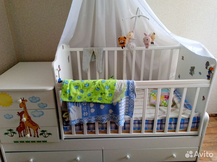 Детская кроватка