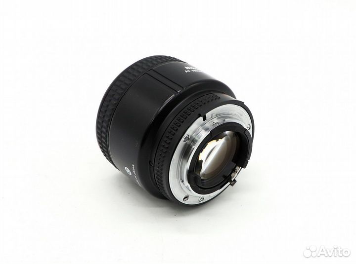 Nikon 85mm f/1.8D AF Nikkor