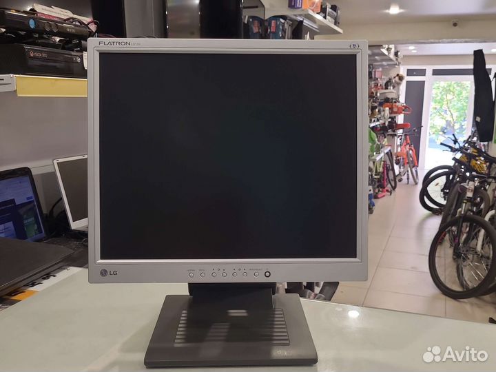 Монитор LG l1710s