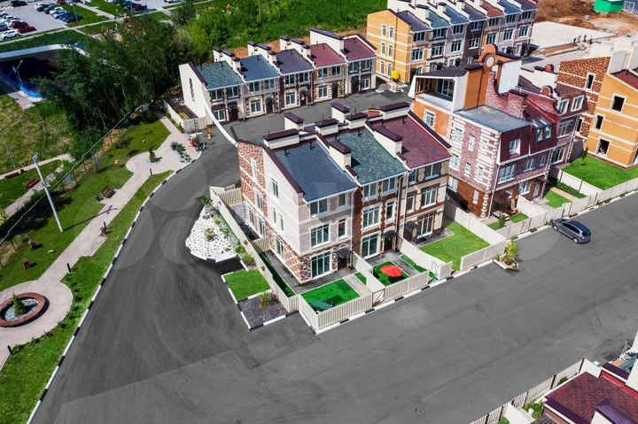 Таунхаус 109 м² на участке 1 сот.