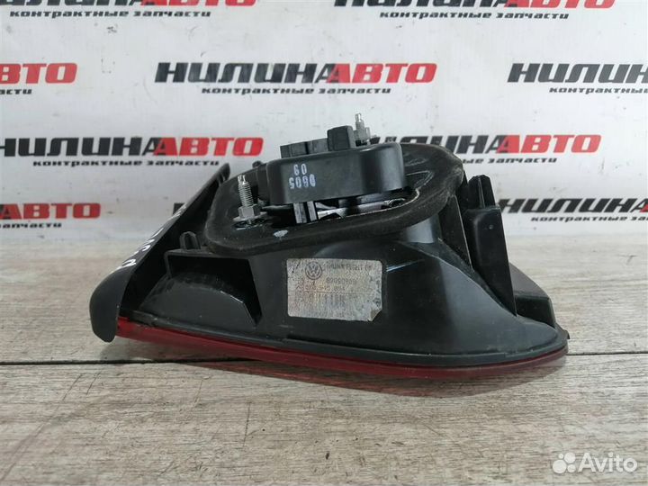 Фонарь правый в крышку багажника VW Гольф 6