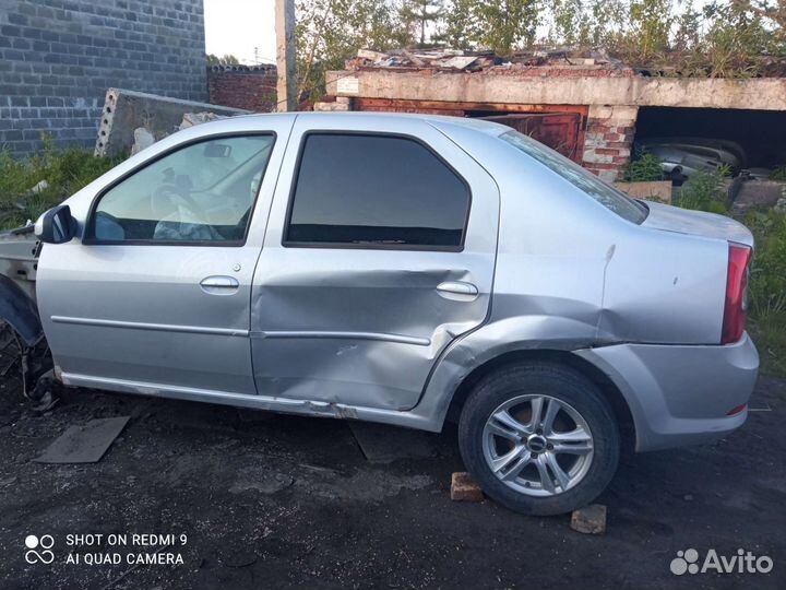 Renault Logan 1.6 МТ, 2012, битый, 165 000 км