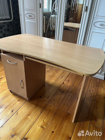 Компьютерный стол