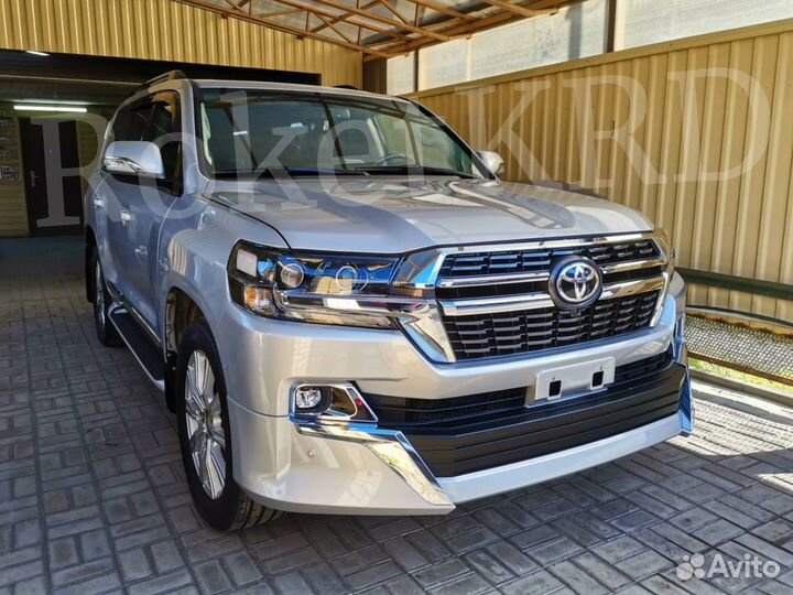 Рестайлинг Toyota Land Cruiser 200 в 2016+ R7899