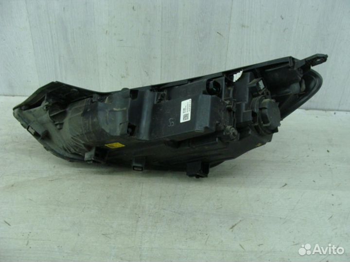Фара правая Hyundai Tucson